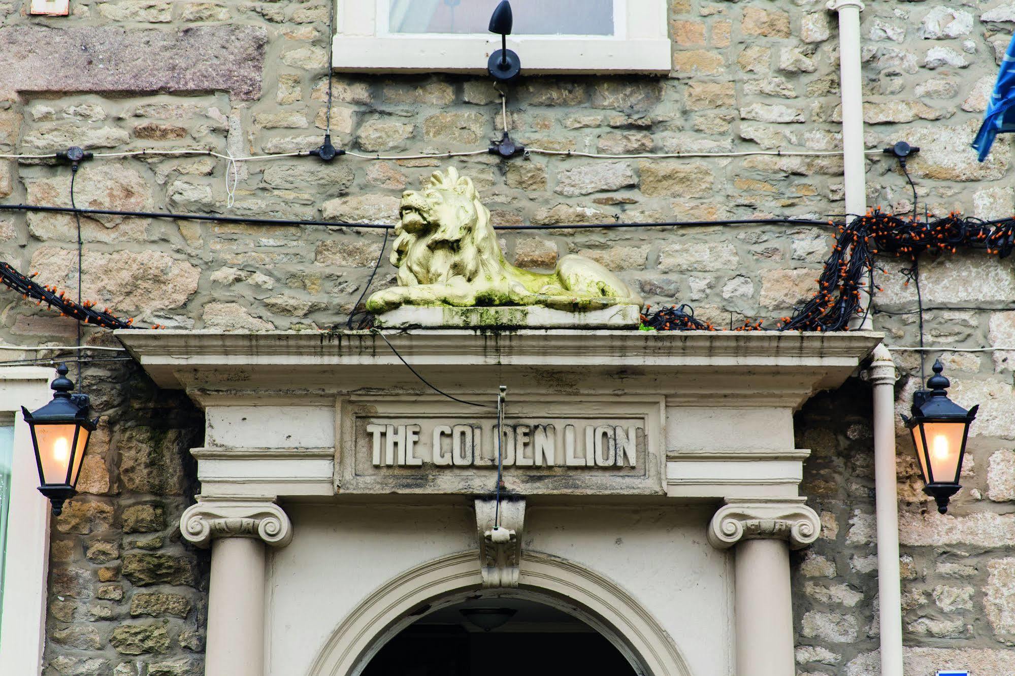 Отель The Golden Lion At Сеттл Экстерьер фото